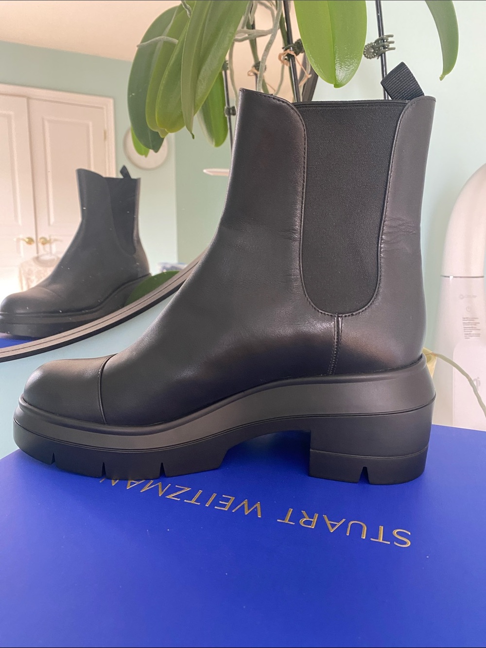 Brand new-Stuart Weitzman Black Leather Lug Sole Chelsea Boots
